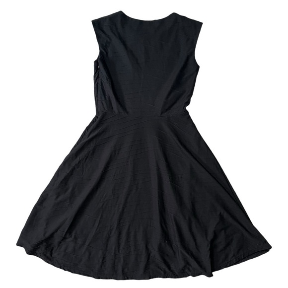Chetta B Black Raised Ripple Fit and Flare Dress sz 6 - Picture 5 of 12